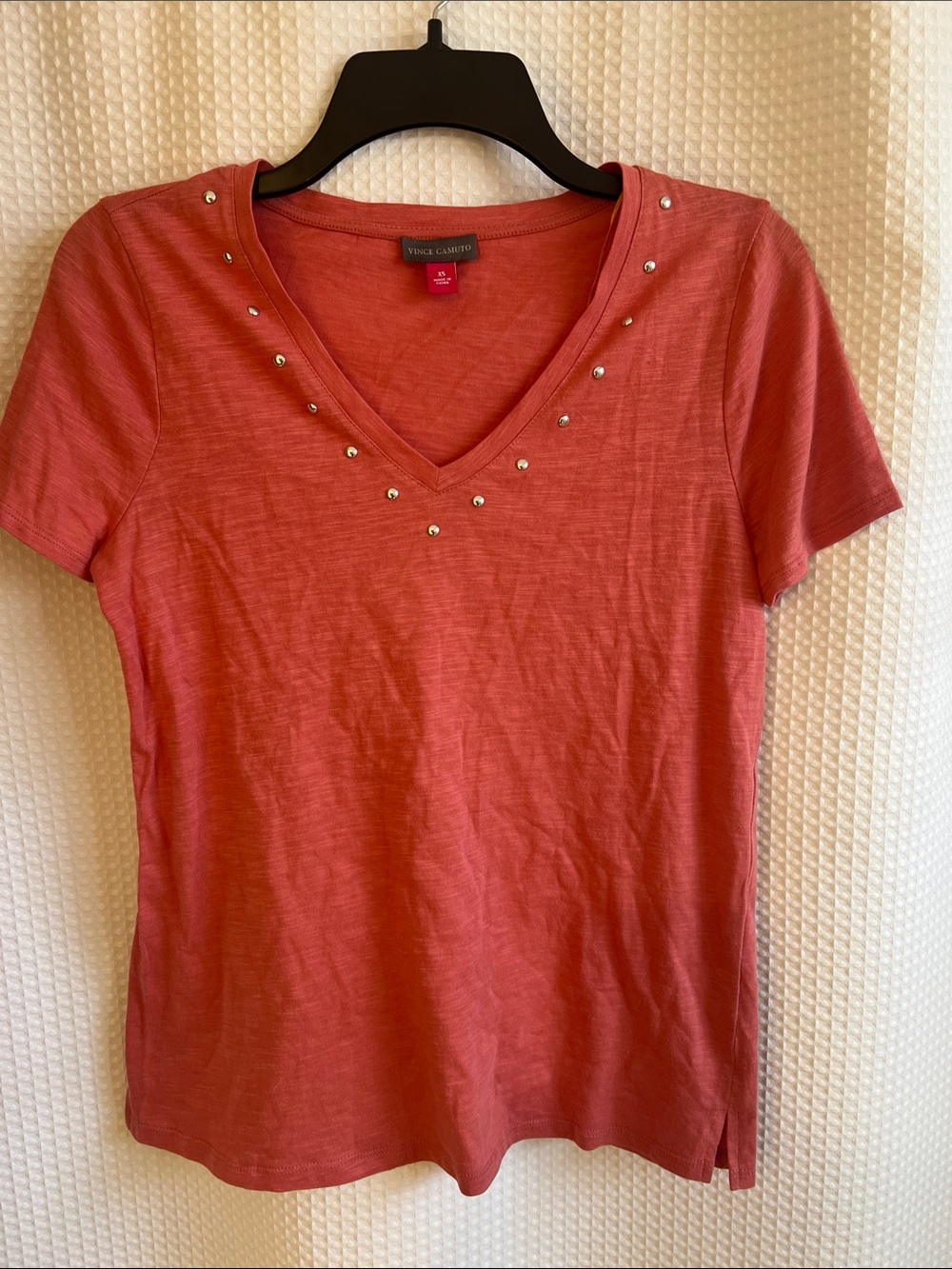 Vince Camuto V-neck Tee-Salmon-SZ XS